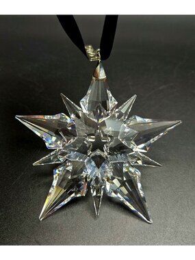 2001 Swarovski Crystal Annual Christmas Snowflake Star Ornament, BEAUTIFUL